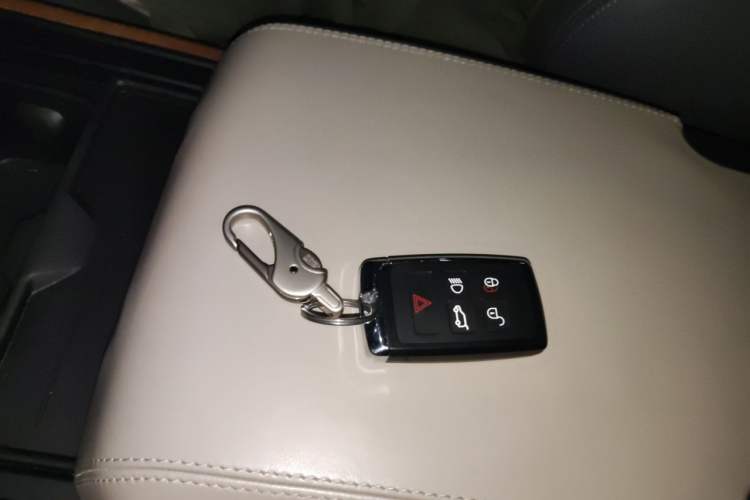 Used Land Rover Defender 2022 110 P400 X-DYNAMIC HSE Vehicle Key