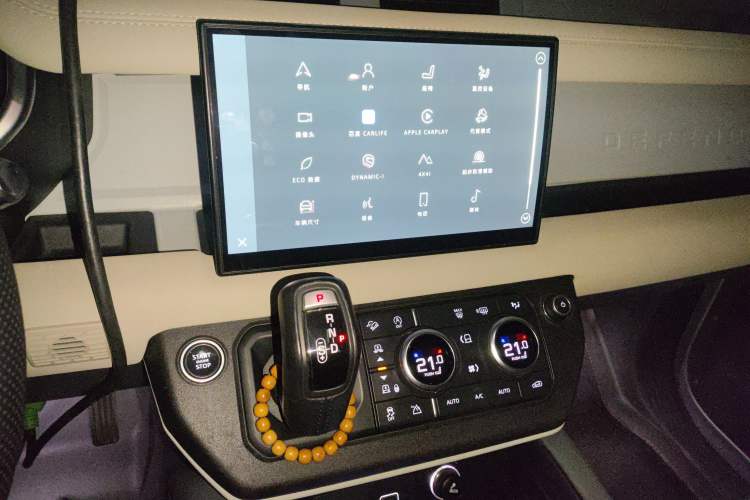 Used Land Rover Defender 2022 90 3.0T P400 XS Audio And AC Panel