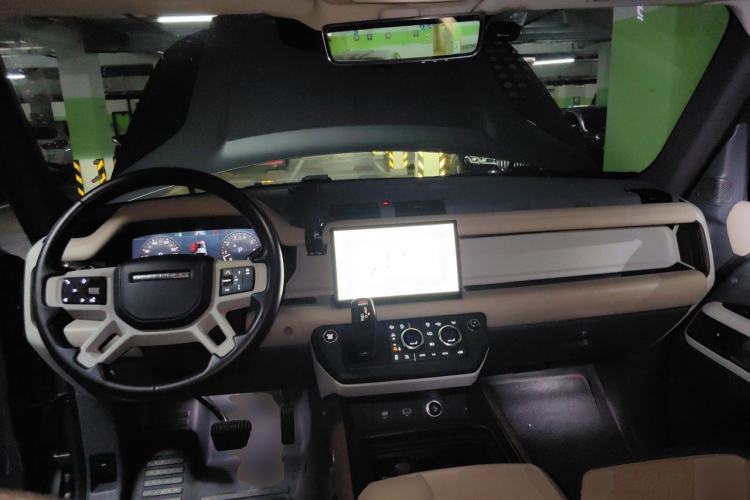 Used Land Rover Defender 2022 110 P400 X-DYNAMIC HSE Center Console