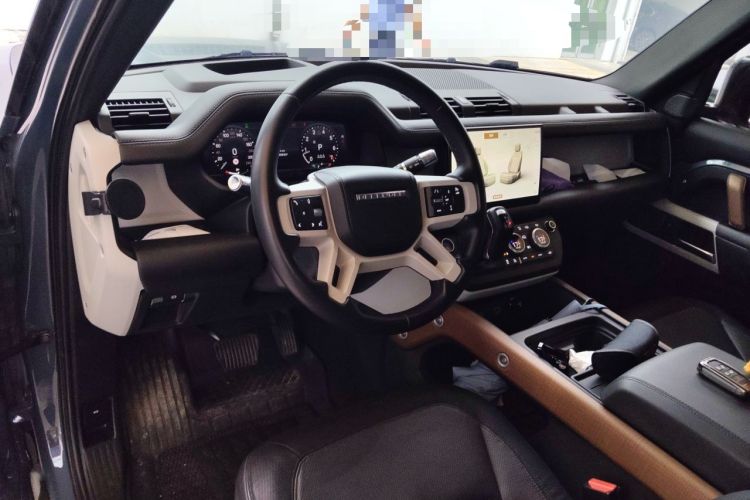 Used Land Rover Defender 2022 90 2.0T P300 X-DYNAMIC HSE Center Console