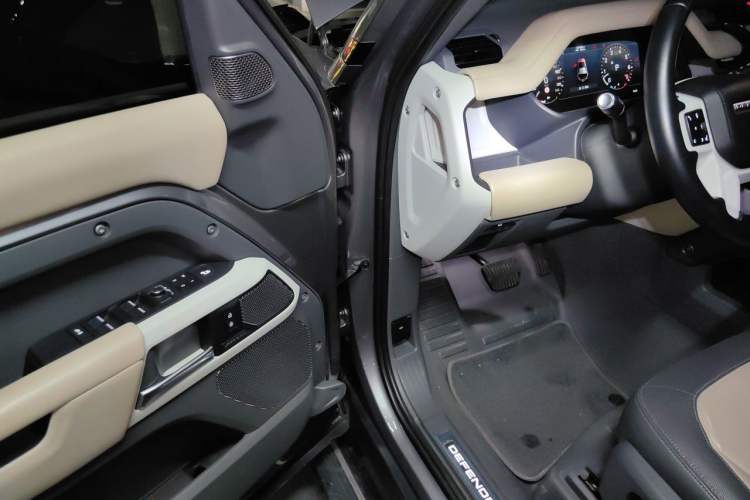 Used Land Rover Defender 2022 110 P400 X-DYNAMIC HSE Driver Seat