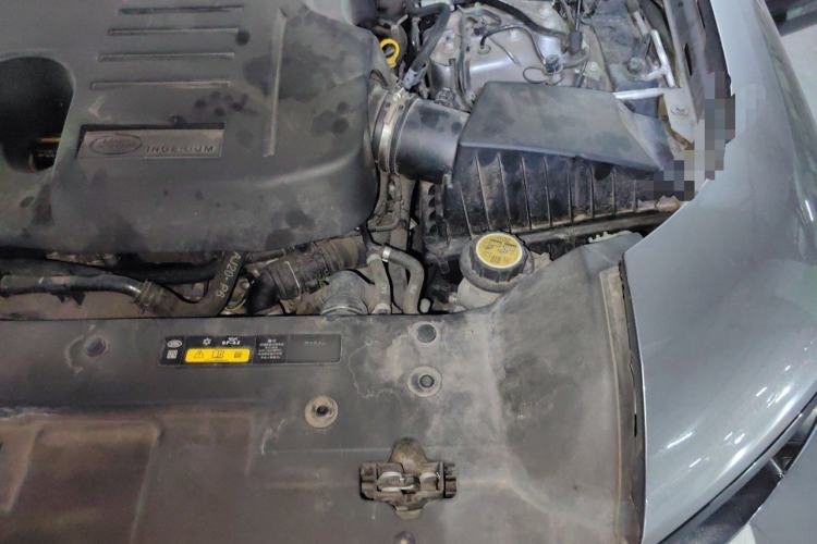 Used Land Rover Defender 2022 110 P400 X-DYNAMIC HSE Engine Bay Left