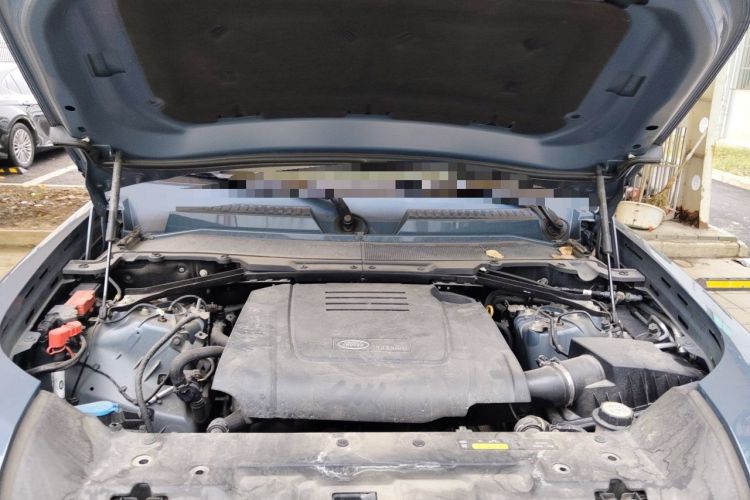 Used Land Rover Defender 2022 90 2.0T P300 X-DYNAMIC HSE Engine Bay
