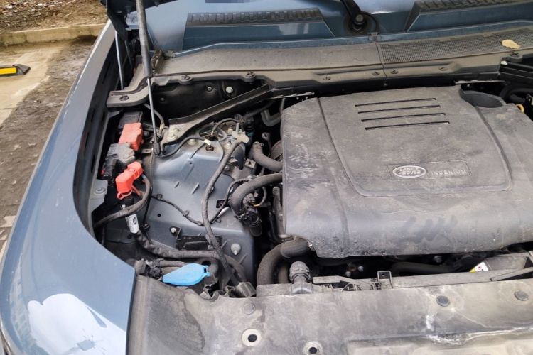 Used Land Rover Defender 2022 90 2.0T P300 X-DYNAMIC HSE Engine Bay Right