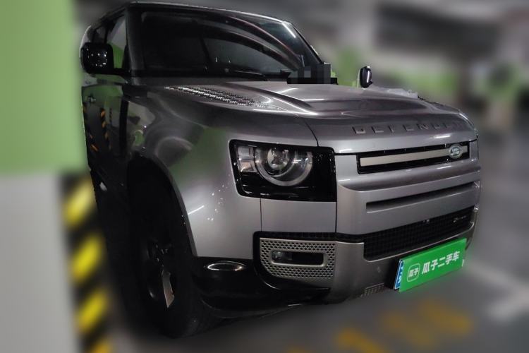 Used Land Rover Defender 2022 110 P400 X-DYNAMIC HSE Front Right 45 Deg