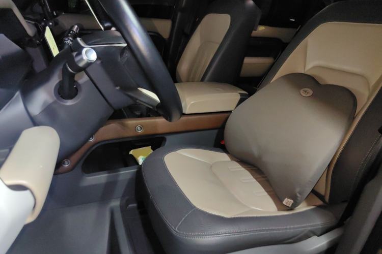 Used Land Rover Defender 2022 110 P400 X-DYNAMIC HSE Left Front Seat