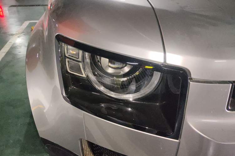 Used Land Rover Defender 2022 90 3.0T P400 XS Right Front Headlight
