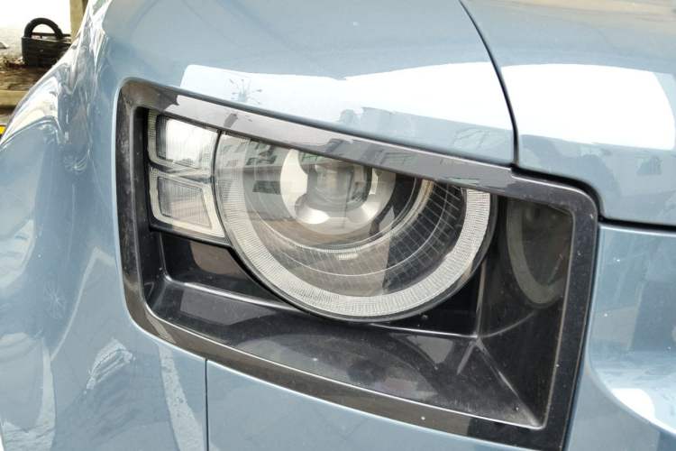 Used Land Rover Defender 2022 90 2.0T P300 X-DYNAMIC HSE Right Front Headlight