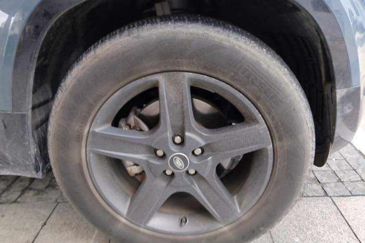 Used Land Rover Defender 2022 90 2.0T P300 X-DYNAMIC HSE Right Front Wheel Hub