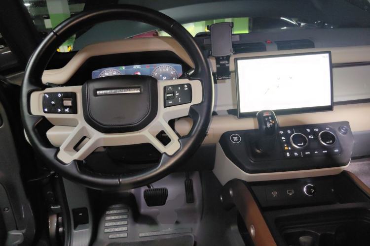Used Land Rover Defender 2022 110 P400 X-DYNAMIC HSE Steering Wheel