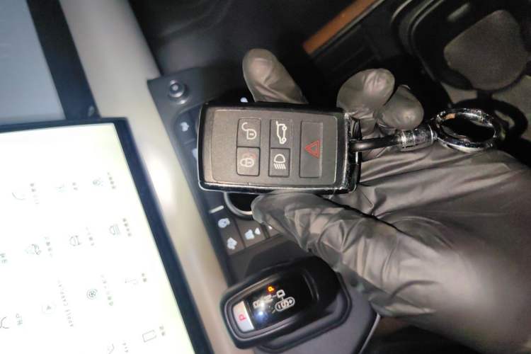 Used Land Rover Defender 2022 110 P400 X-DYNAMIC HSE Vehicle Key