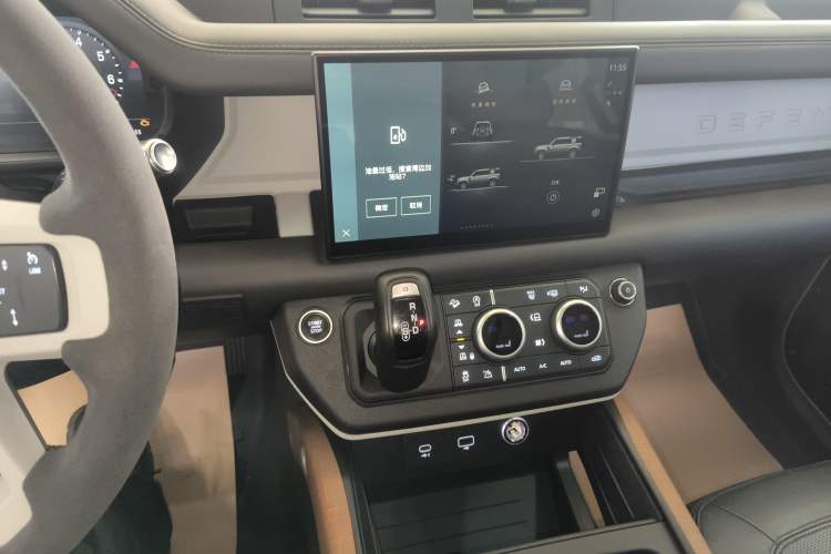 Used Land Rover Defender 2022 110 P400 Dark Edition Audio And AC Panel