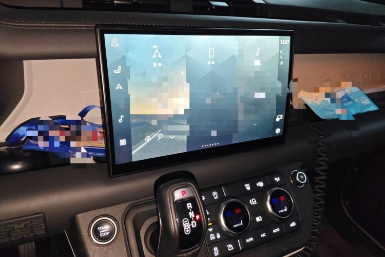 Used Land Rover Defender 2022 110 P400 X-DYNAMIC HSE Audio And AC Panel