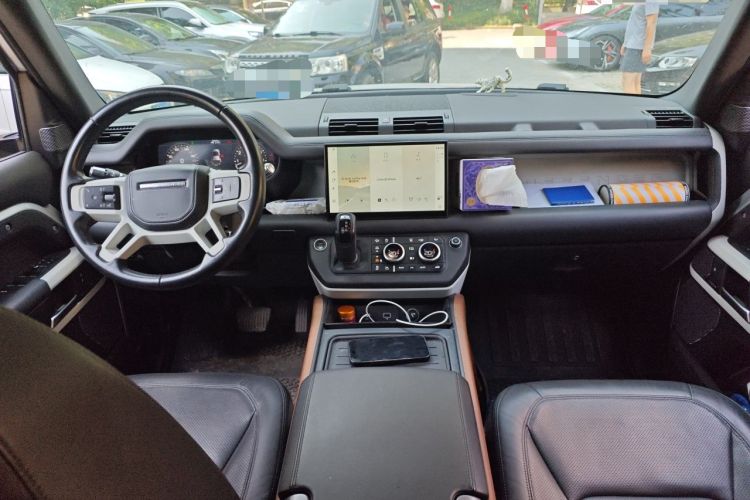 Used Land Rover Defender 2022 110 P400 Dark Edition Center Console