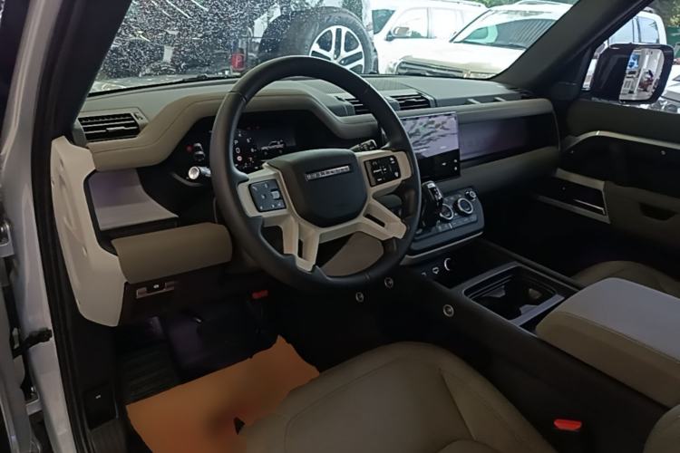 Used Land Rover Defender 2022 90 3.0T P400 XS Center Console