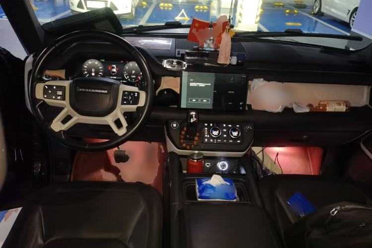 Used Land Rover Defender 2022 110 P400 X-DYNAMIC HSE Center Console