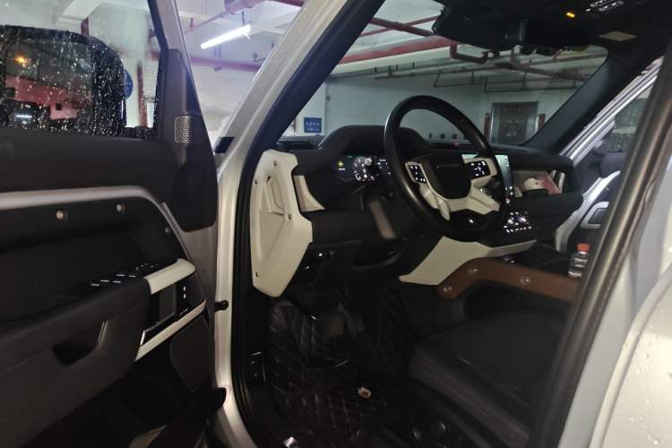 Used Land Rover Defender 2022 110 P400 X-DYNAMIC HSE Driver Seat