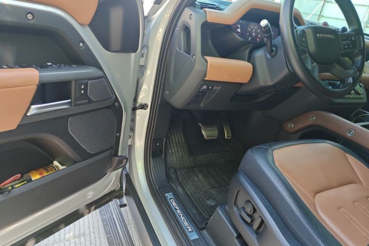 Used Land Rover Defender 2022 110 P400 X Driver Seat