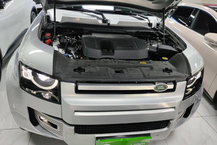 Used Land Rover Defender 2022 90 3.0T P400 XS Engine Bay