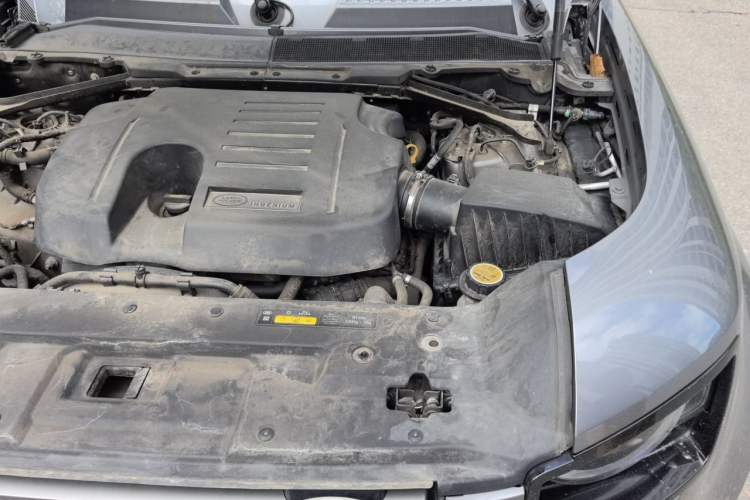 Used Land Rover Defender 2022 110 P400 X-DYNAMIC HSE Engine Bay Left
