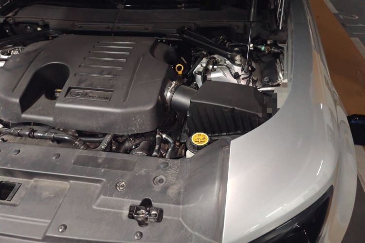 Used Land Rover Defender 2022 90 3.0T P400 XS Engine Bay Left