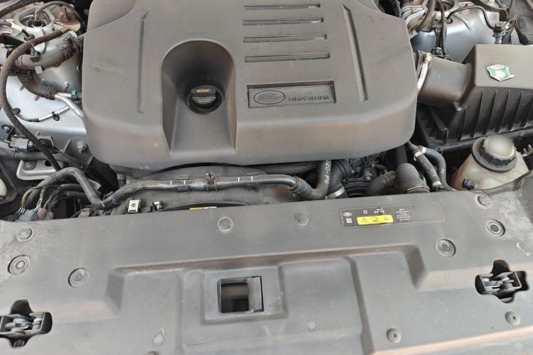 Used Land Rover Defender 2022 110 P400 X Engine Bay