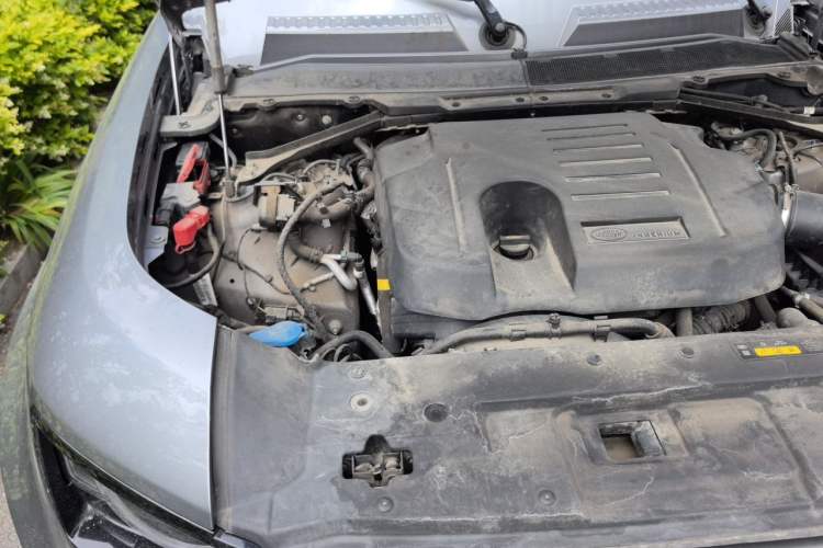 Used Land Rover Defender 2022 110 P400 X-DYNAMIC HSE Engine Bay Right