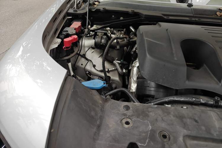 Used Land Rover Defender 2022 110 P400 X-DYNAMIC HSE Engine Bay Right
