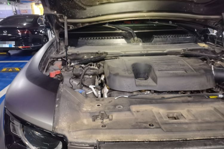 Used Land Rover Defender 2022 110 P400 X-DYNAMIC HSE Engine Bay Right
