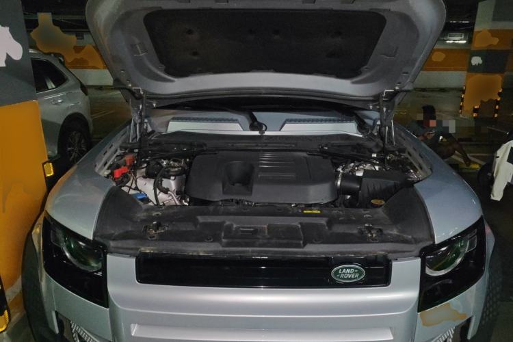Used Land Rover Defender 2022 110 P400 Dark Edition Engine Bay
