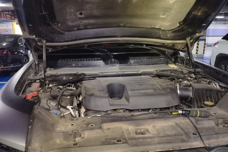 Used Land Rover Defender 2022 110 P400 X-DYNAMIC HSE Engine Bay