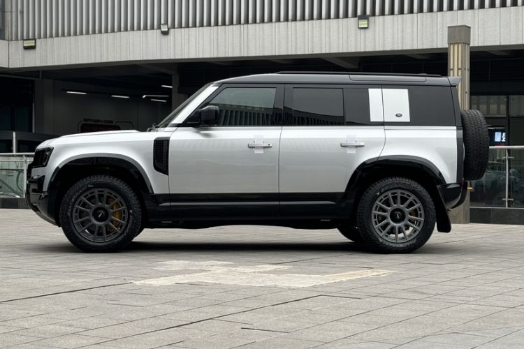 Used Land Rover Defender 2022 110 P400 Dark Edition Exterior 12