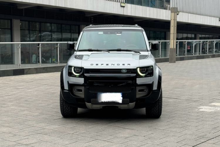 Used Land Rover Defender 2022 110 P400 Dark Edition Exterior 2