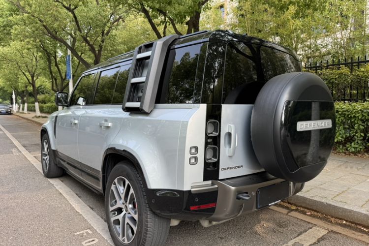 Used Land Rover Defender 2022 110 P400 X Exterior 3