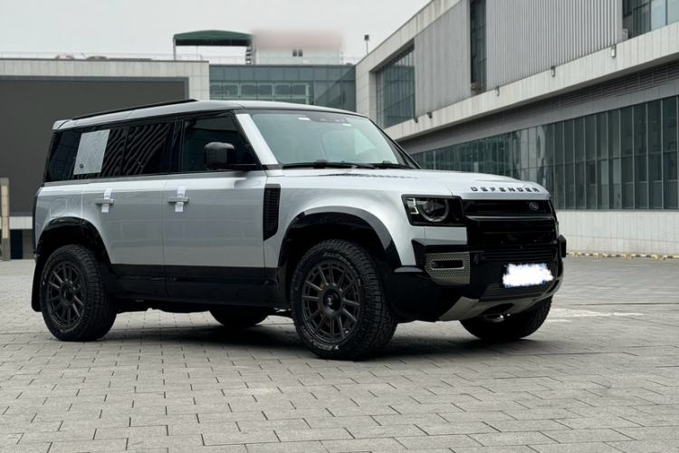 Used Land Rover Defender 2022 110 P400 Dark Edition Exterior 4