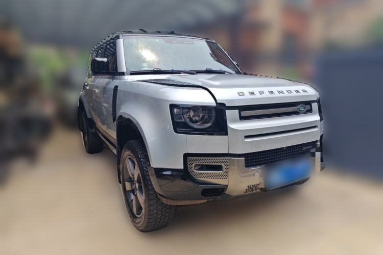Used Land Rover Defender 2022 110 P400 X-DYNAMIC HSE Front Right 45 Deg