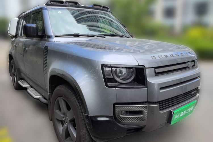Used Land Rover Defender 2022 110 P400 X-DYNAMIC HSE Front Right 45 Deg