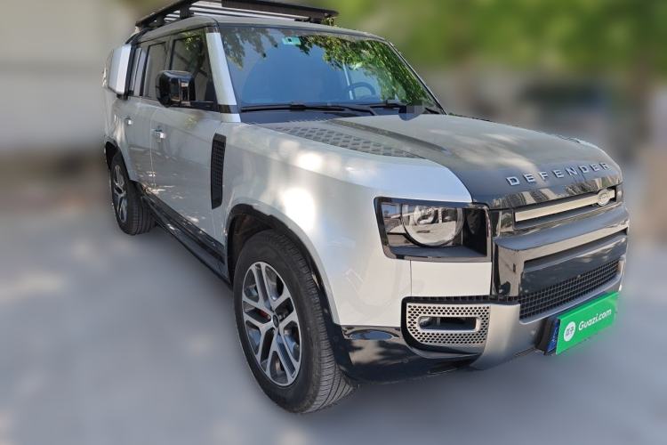 Used Land Rover Defender 2022 110 P400 X Front Right 45 Deg