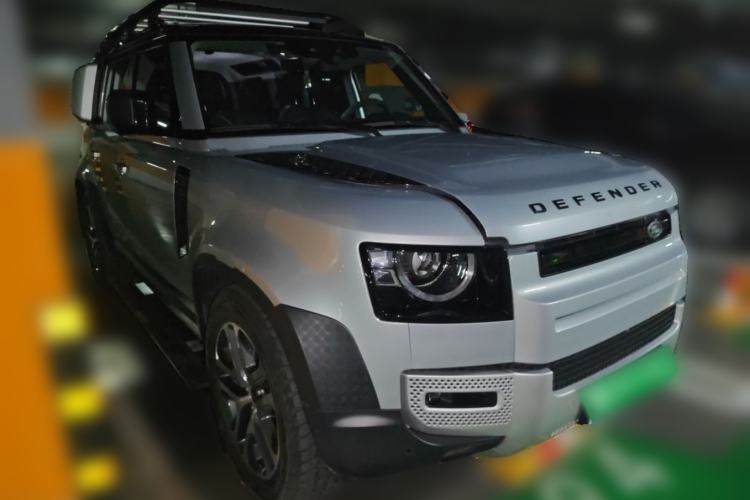 Used Land Rover Defender 2022 110 P400 Dark Edition Front Right 45 Deg