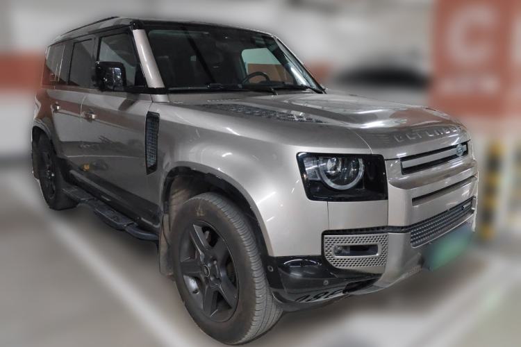 Used Land Rover Defender 2022 110 P400 X-DYNAMIC HSE Front Right 45 Deg