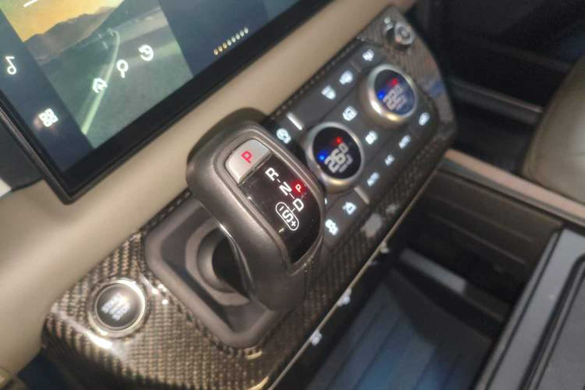 Used Land Rover Defender 2022 110 P400 Dark Edition Gear Lever