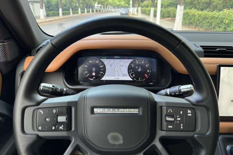 Used Land Rover Defender 2022 110 P400 X Interior 2