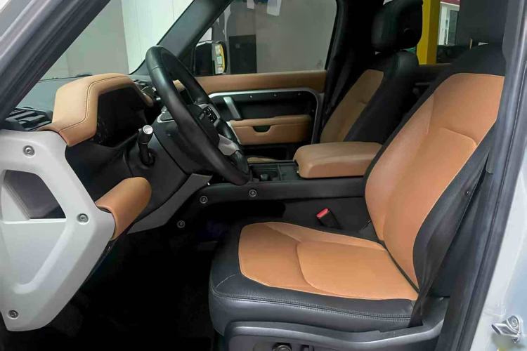 Used Land Rover Defender 2022 110 P400 X-DYNAMIC HSE Interior 2