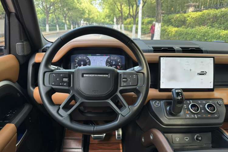 Used Land Rover Defender 2022 110 P400 X Interior 3