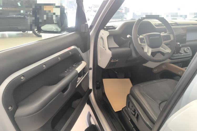 Used Land Rover Defender 2022 110 P400 Dark Edition Interior 3