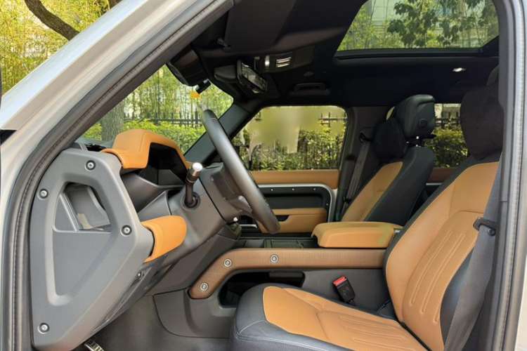 Used Land Rover Defender 2022 110 P400 X Interior 5