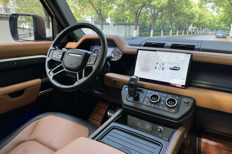 Used Land Rover Defender 2022 110 P400 X Interior 6