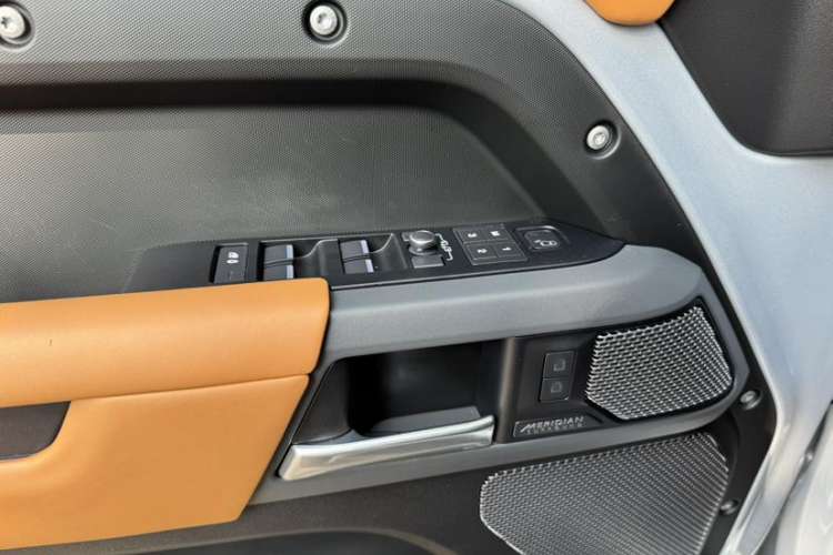 Used Land Rover Defender 2022 110 P400 X Interior 9