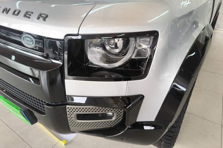 Used Land Rover Defender 2022 110 P400 Dark Edition Left Front Headlight