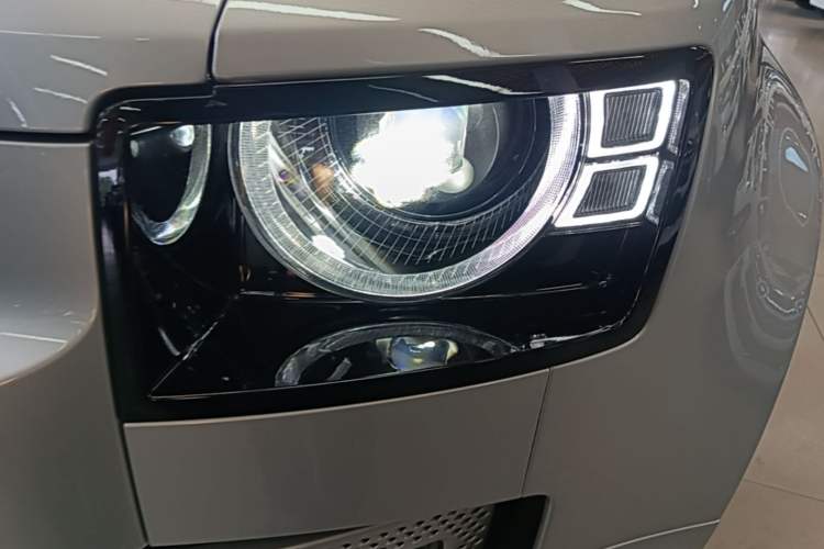 Used Land Rover Defender 2022 90 3.0T P400 XS Left Front Headlight